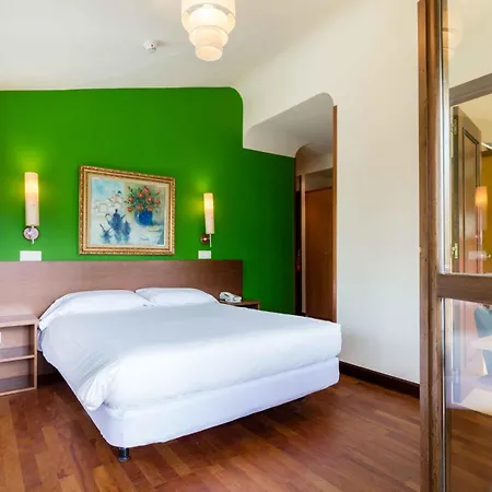Hotel Snoe 3*